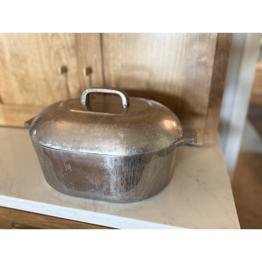Vintage Magnalite 8 Qt Covered Oval Roaster Made in US